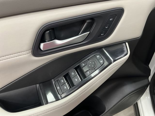 Used 2023 Nissan Rogue SL w/ SL Premium Package image 29