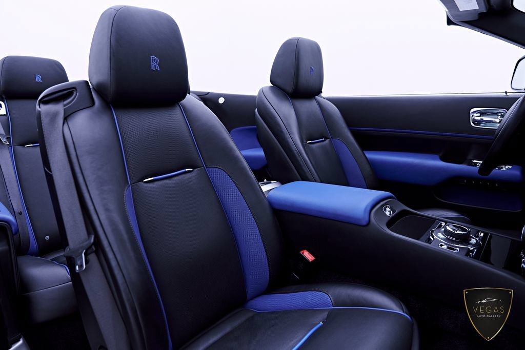 Used 2019 Rolls-Royce Dawn RWD image 55
