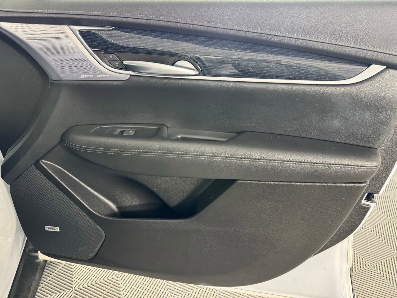 Used 2025 Cadillac XT5 Premium Luxury image 31