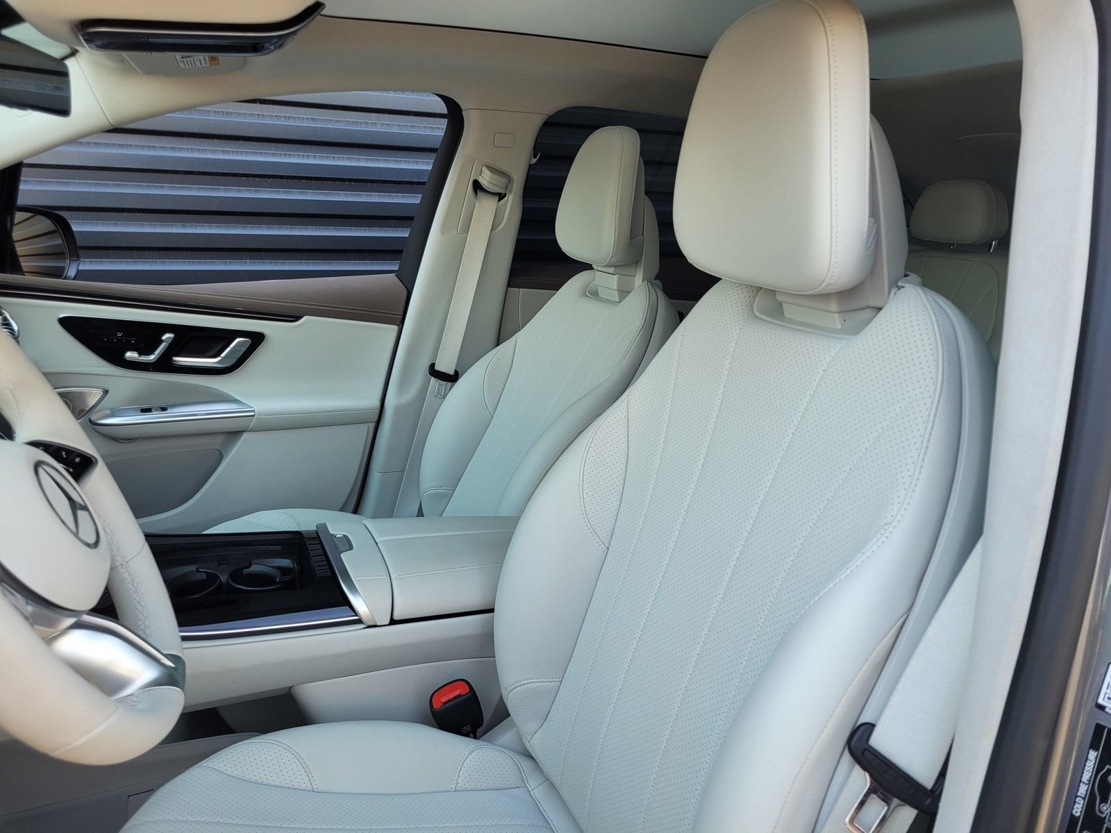 Used 2023 Mercedes-Benz EQE 350+ SUV w/ AMG Line Exterior Package image 5