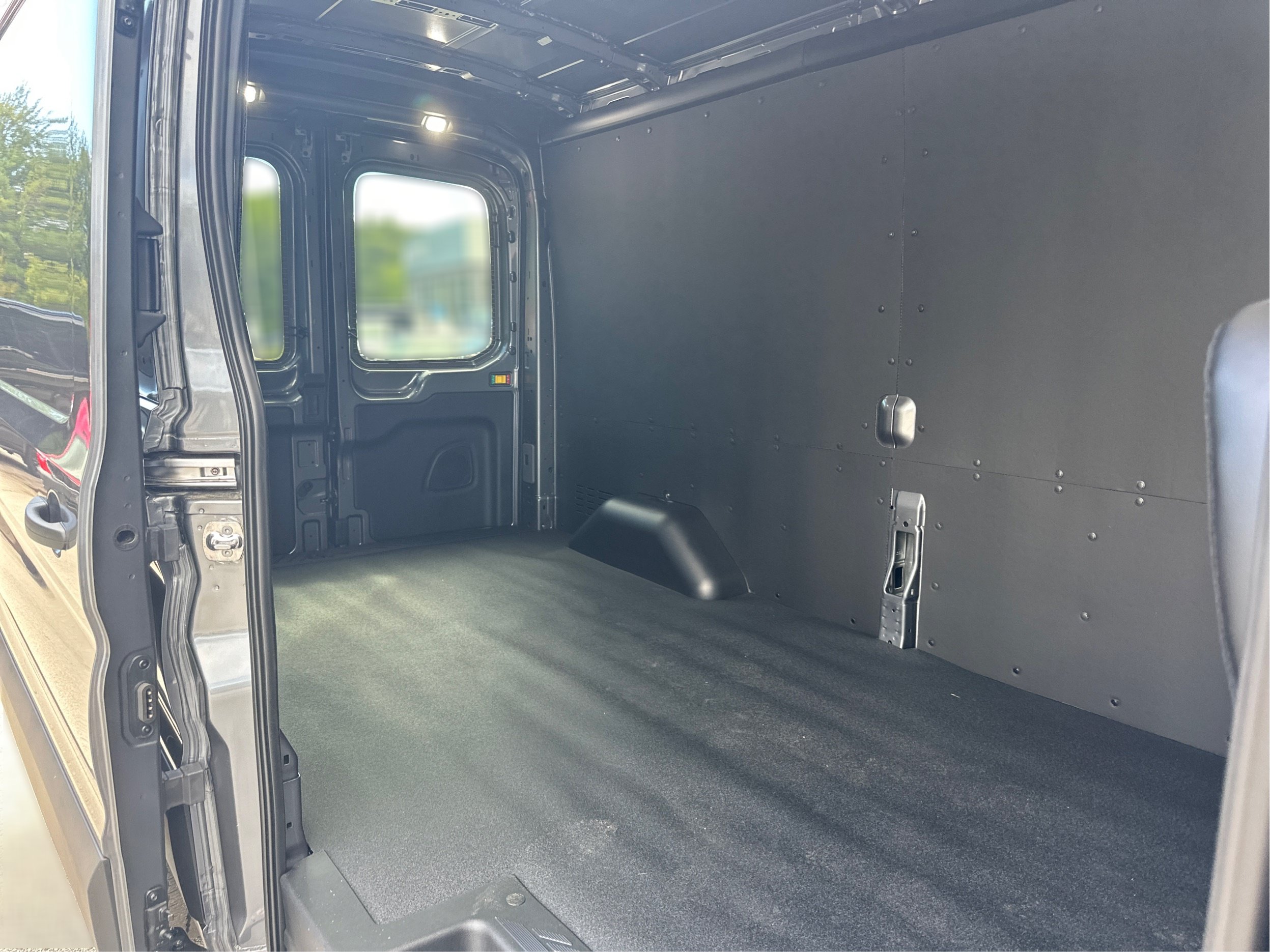New 2026 Ford Transit 250 148 Medium Roof w/ Load Area Protection Package RWD image 12