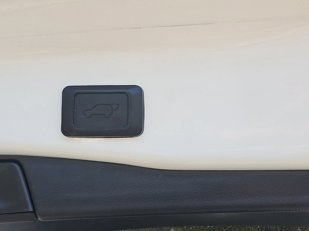 Used 2021 Toyota RAV4 XLE w/ Convenience Package AWD/4WD image 13