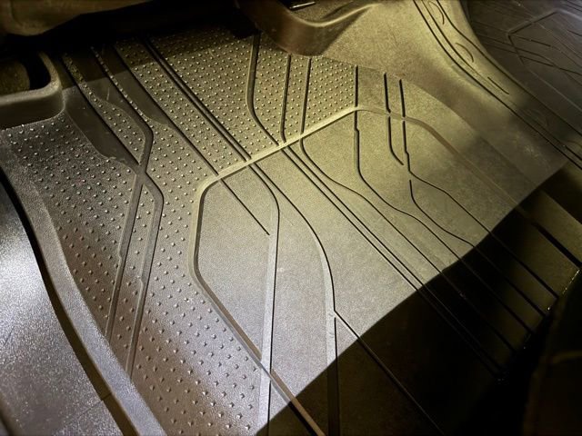 Used 2023 Chevrolet Silverado 1500 High Country w/ Technology Package image 22