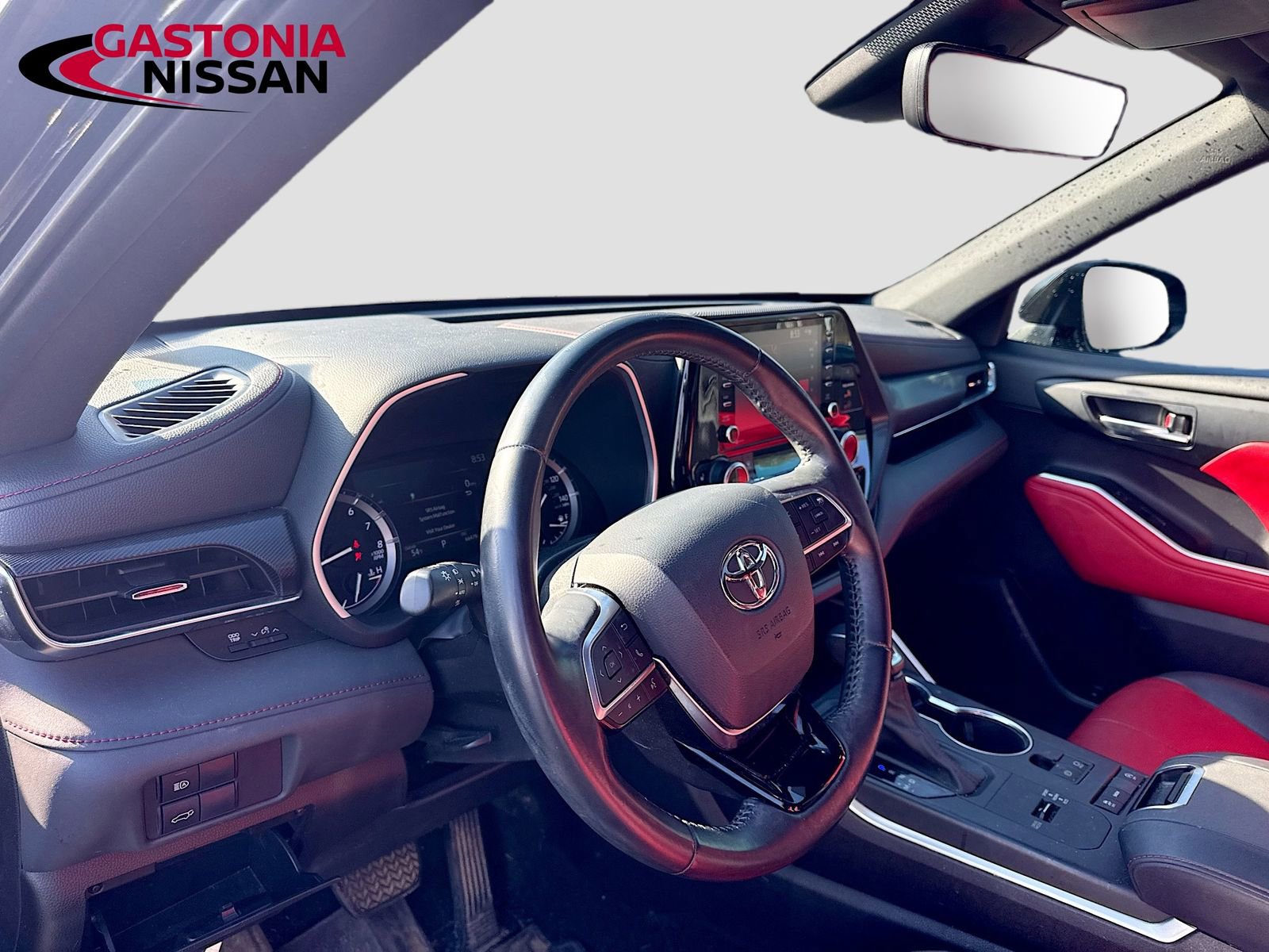 Used 2021 Toyota Highlander XSE image 11