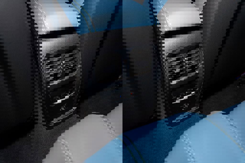 Used 2023 BMW M4 xDrive Competition w/ Executive Package image 34