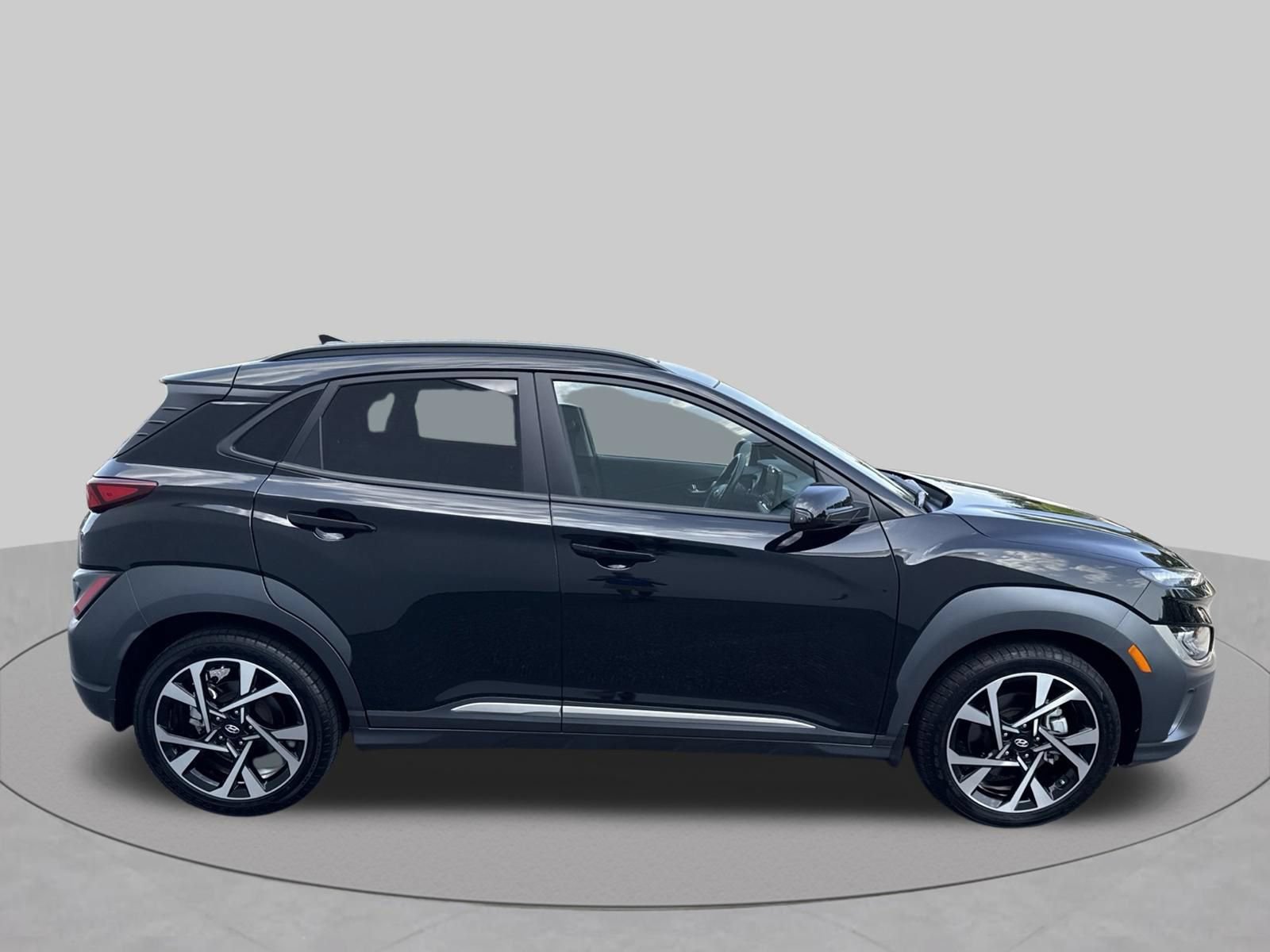 Certified 2023 Hyundai Kona Limited w/ Cargo Package FWD image 9