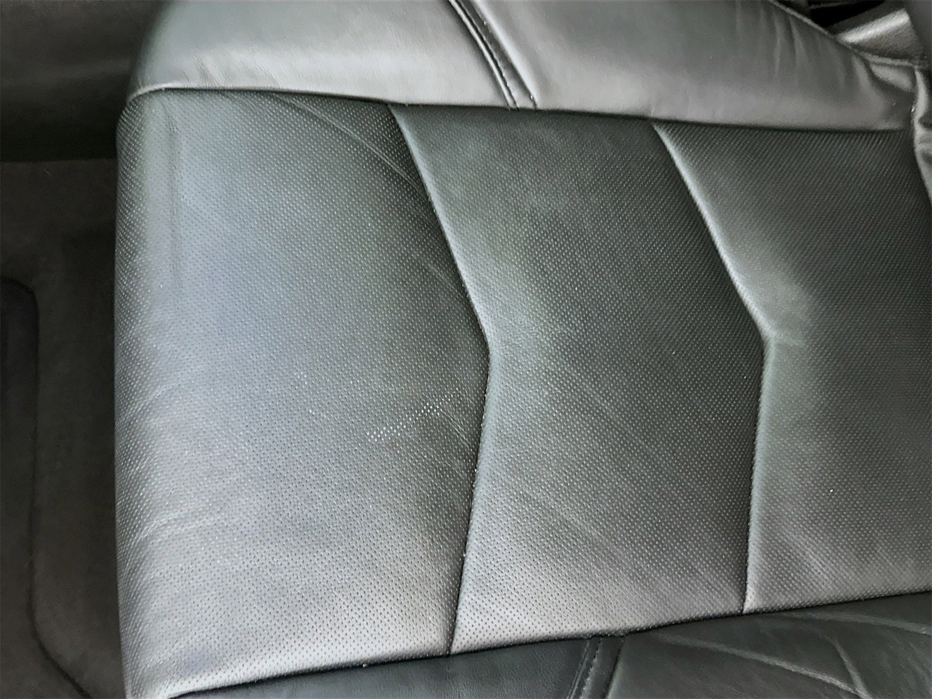 Used 2015 Cadillac Escalade Luxury image 21