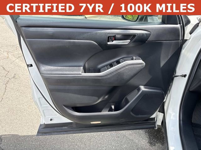 Used 2021 Toyota Highlander XLE image 13