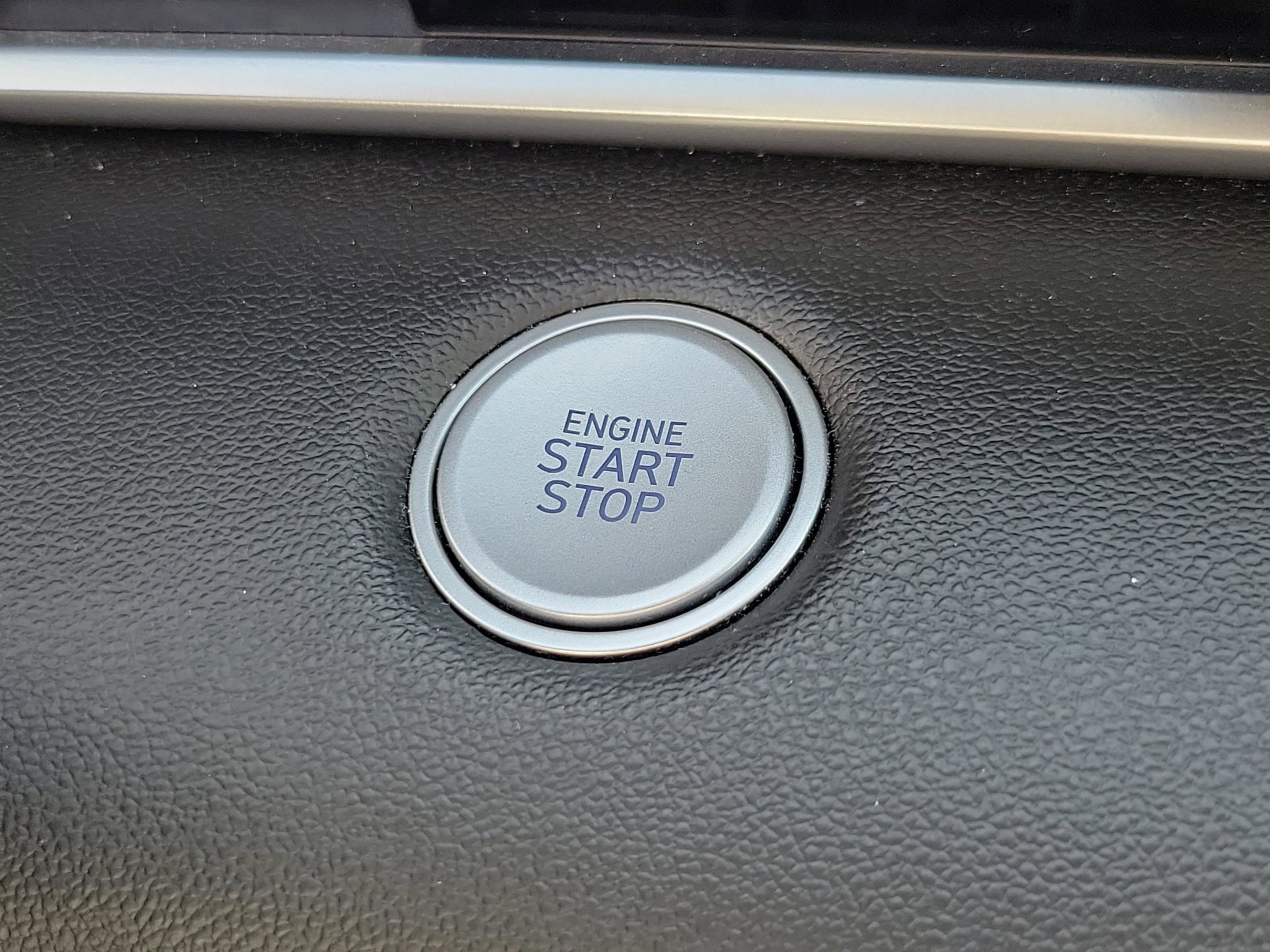 Certified 2021 Hyundai Elantra SEL w/ Convenience Package image 28