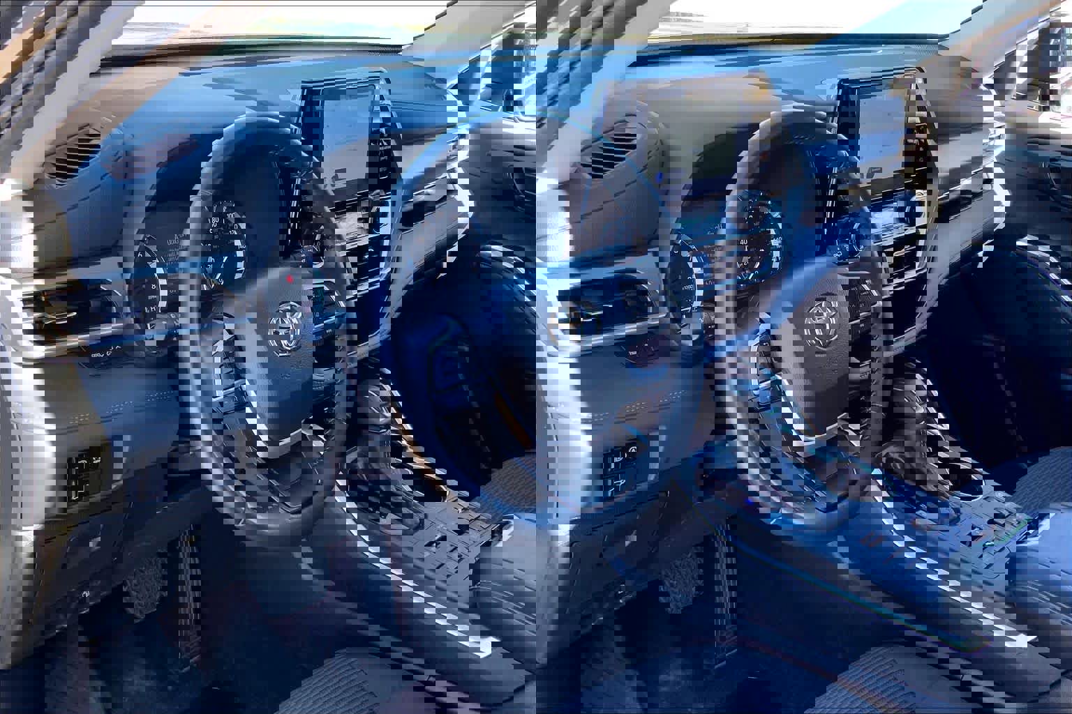 Used 2024 Toyota Highlander LE image 18