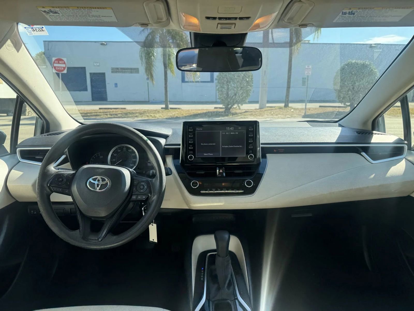 Used 2020 Toyota Corolla LE image 17