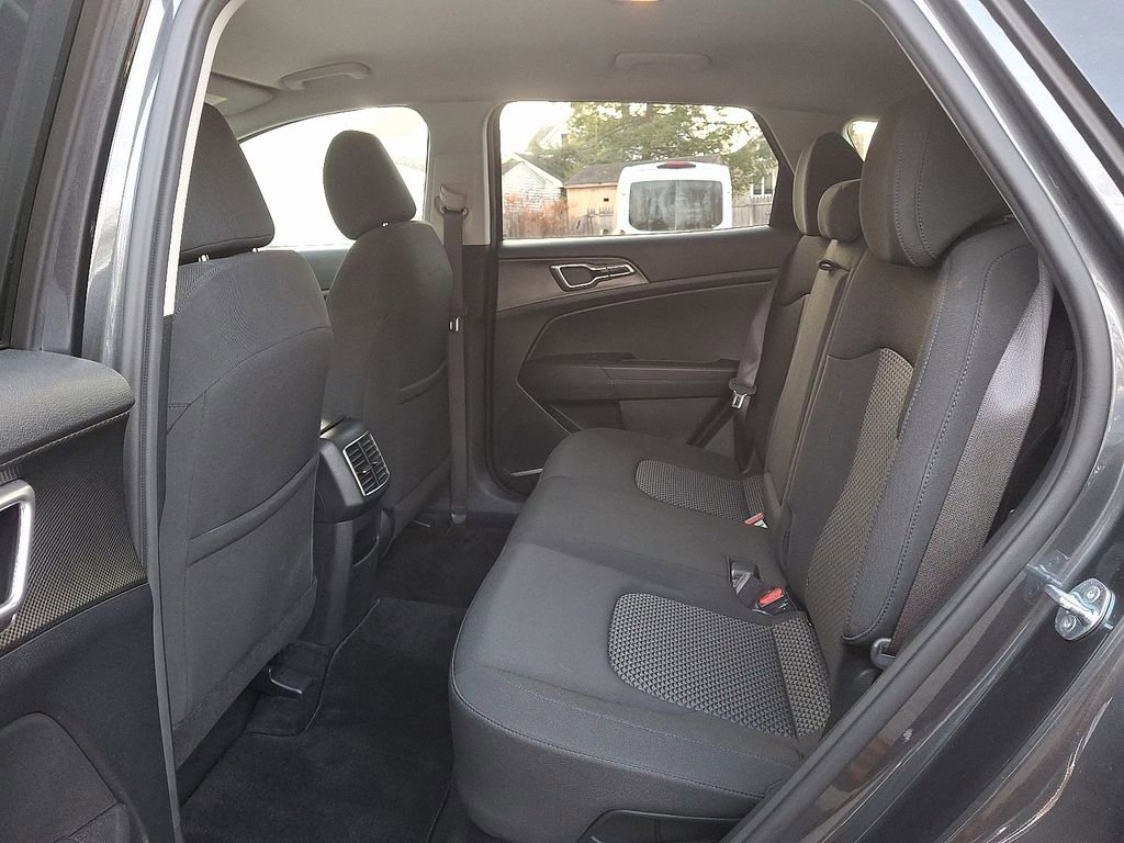 Used 2023 Kia Sportage LX image 10