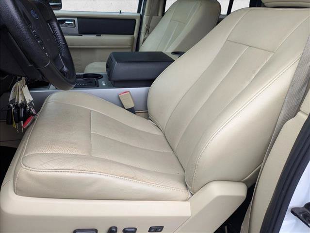 Used 2017 Ford Expedition EL XLT w/ Equipment Group 202A RWD image 16