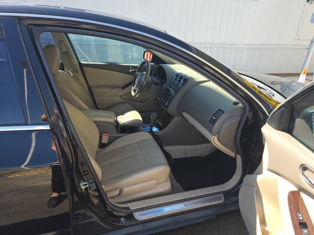 Used 2012 Nissan Altima 2.5 SL w/ 2.5SL Pkg FWD image 6