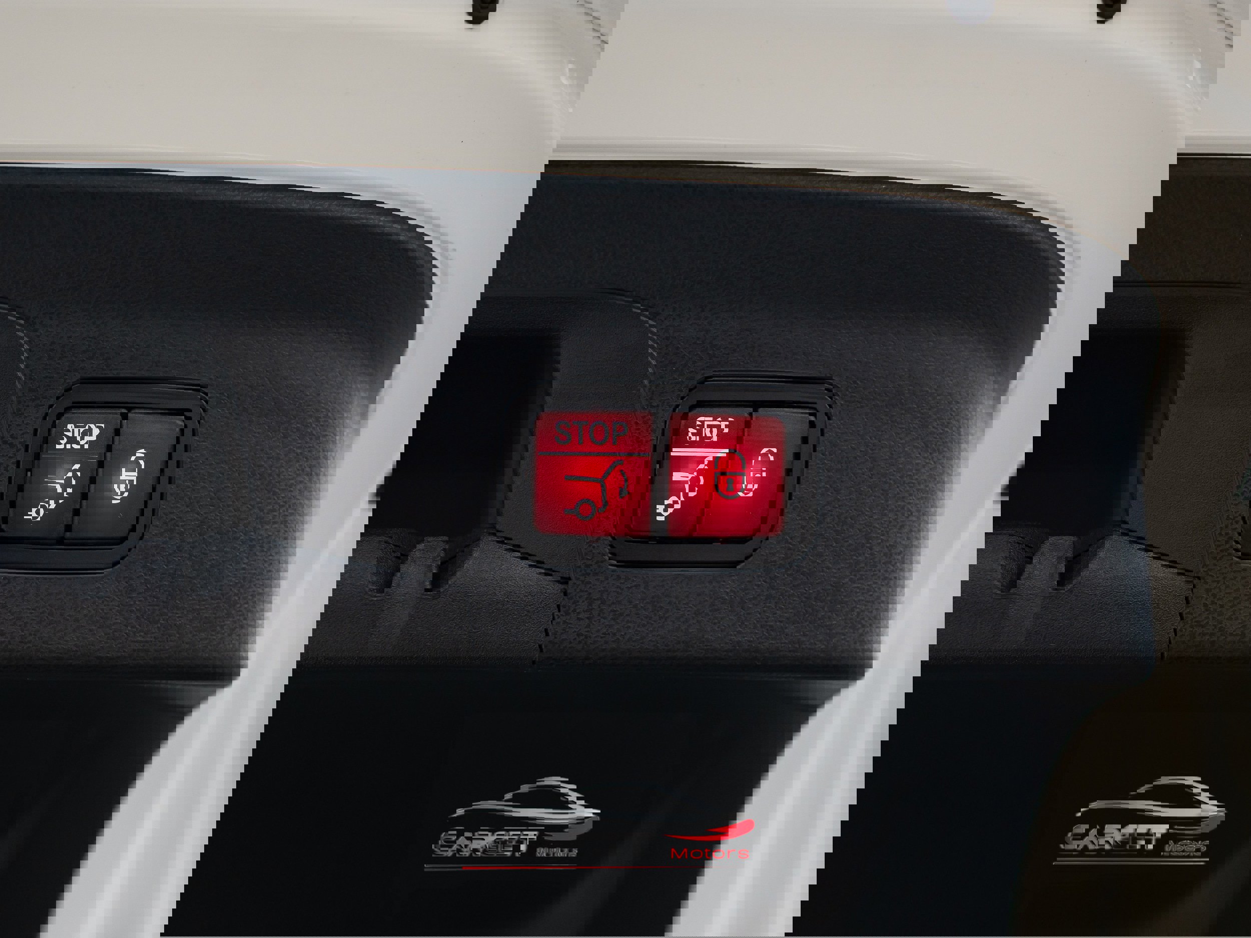 Used 2020 Mercedes-Benz GLC 300 4MATIC image 48