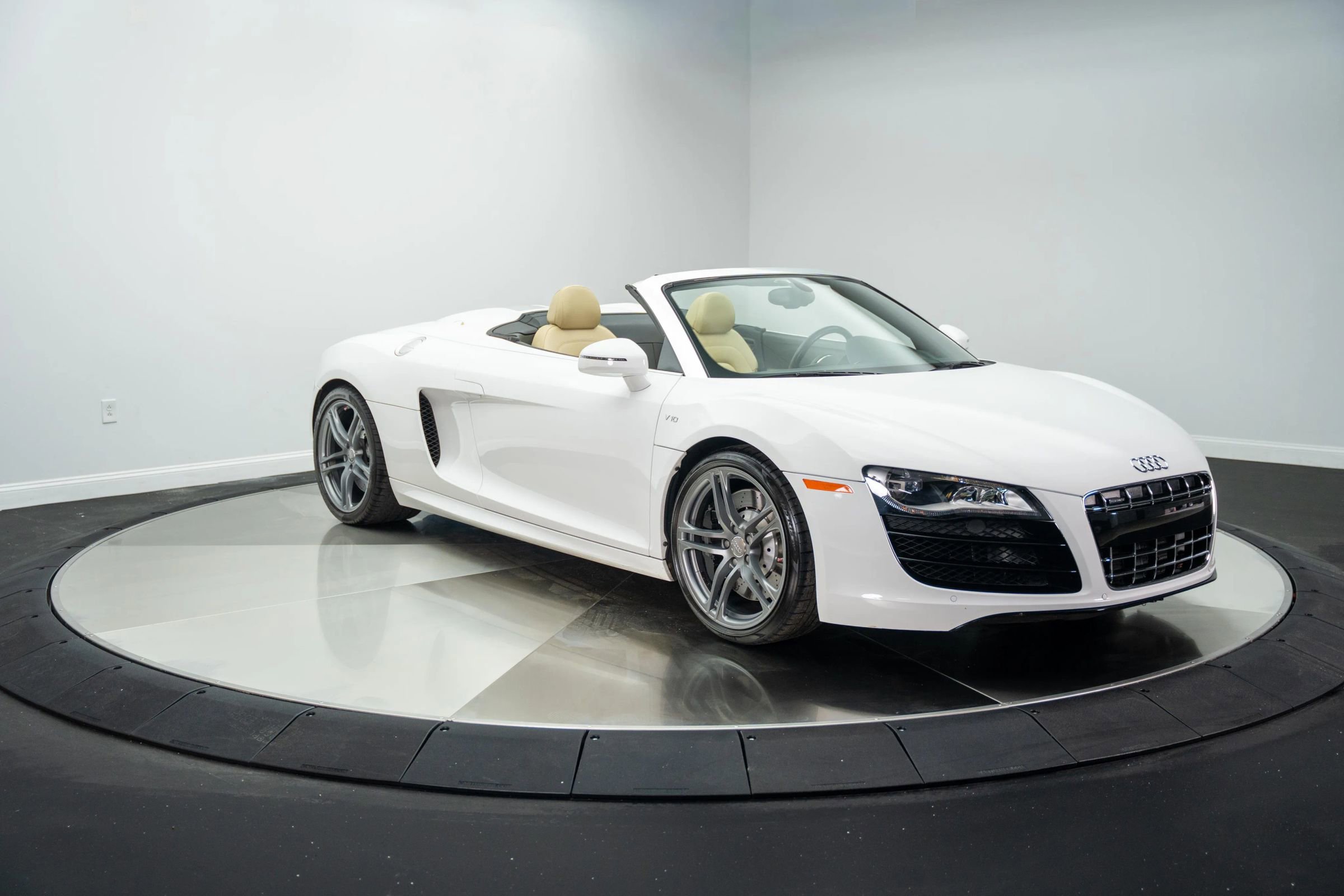 Used 2011 Audi R8 V10 image 18