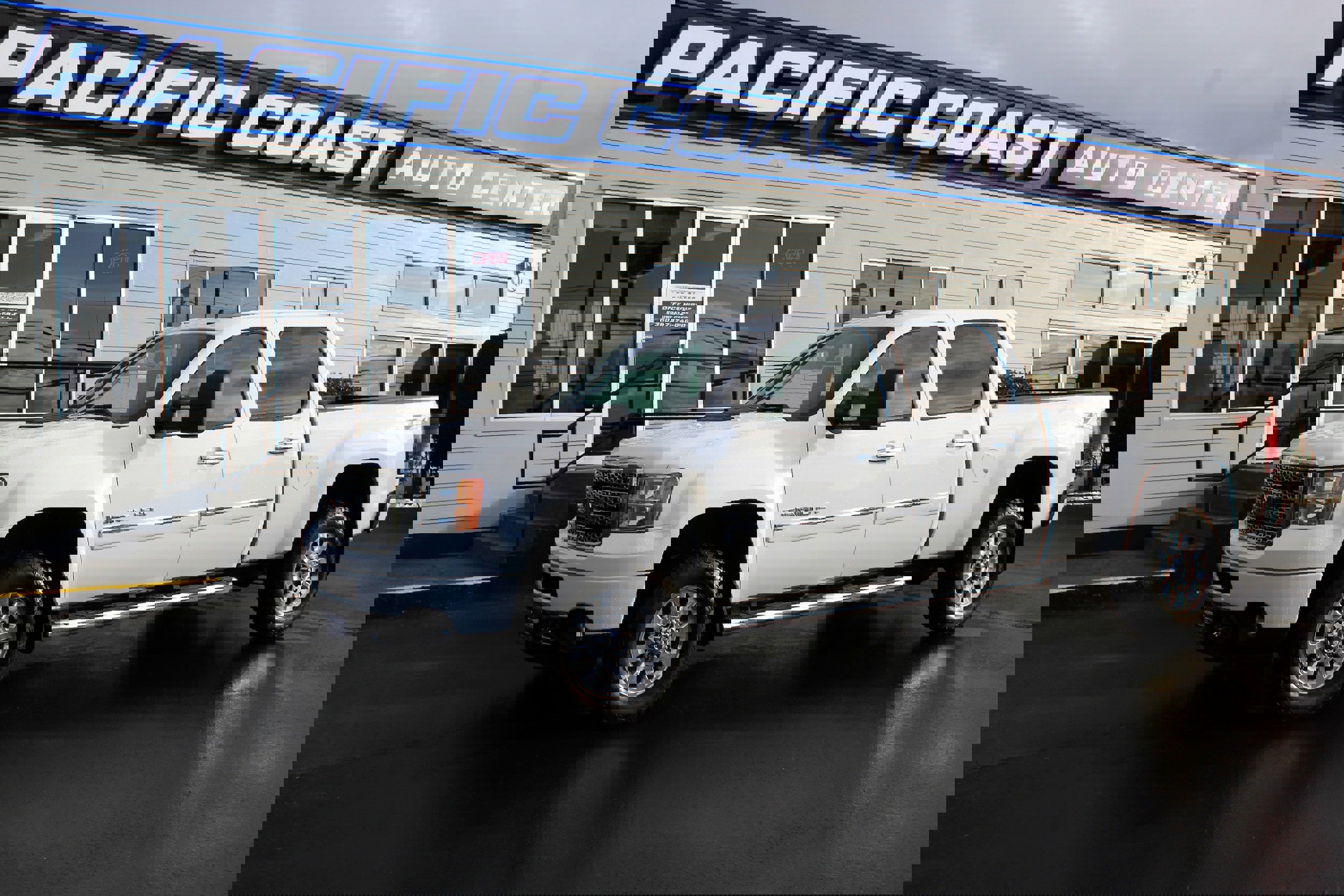 Used 2012 GMC Sierra 3500 Denali image 1