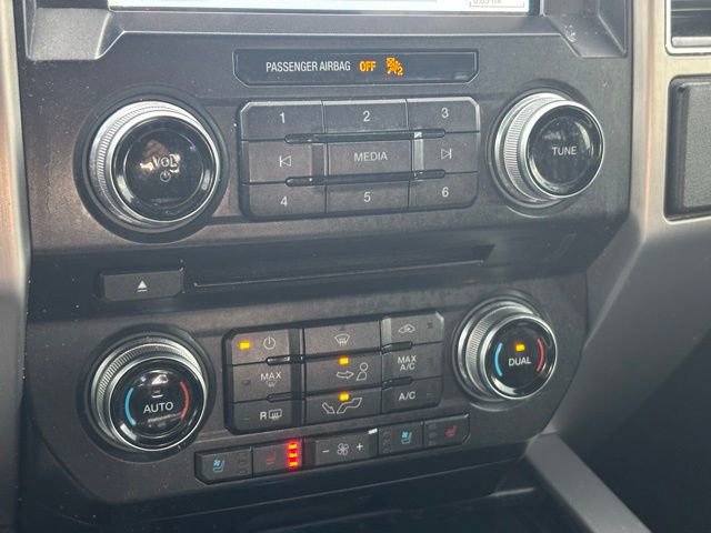 Used 2018 Ford F150 Platinum w/ Equipment Group 701A Luxury image 36