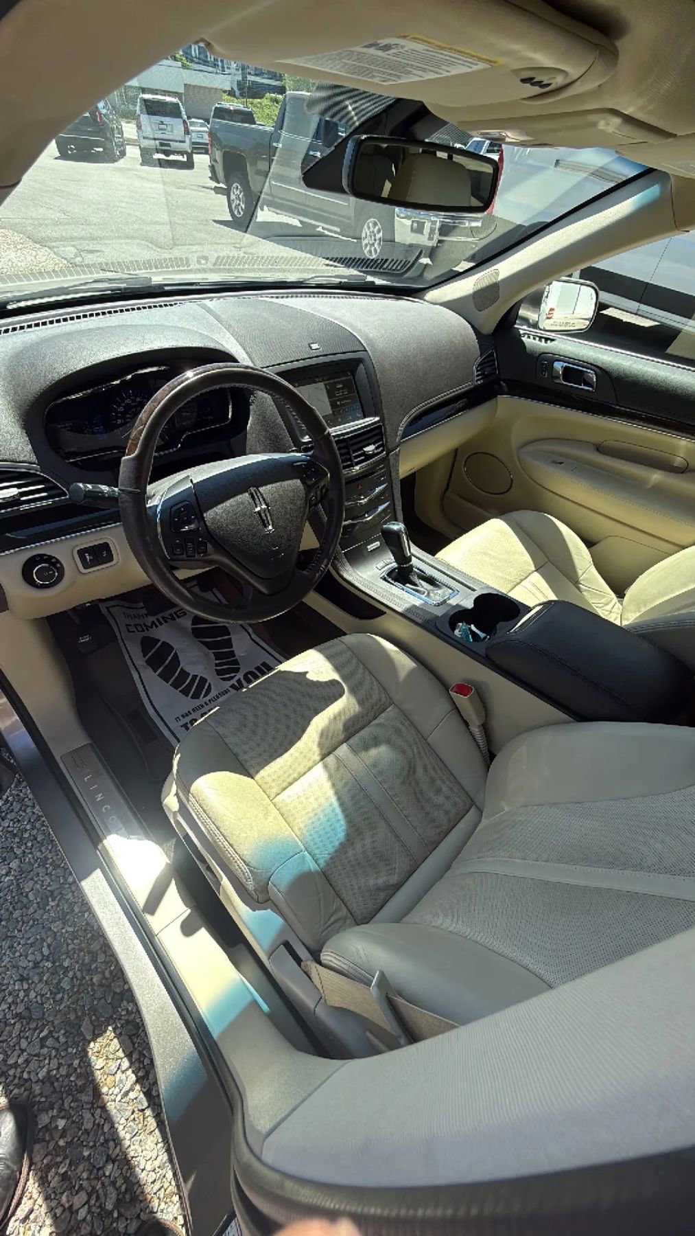 Used 2018 Lincoln MKT AWD w/ Technology Package image 21