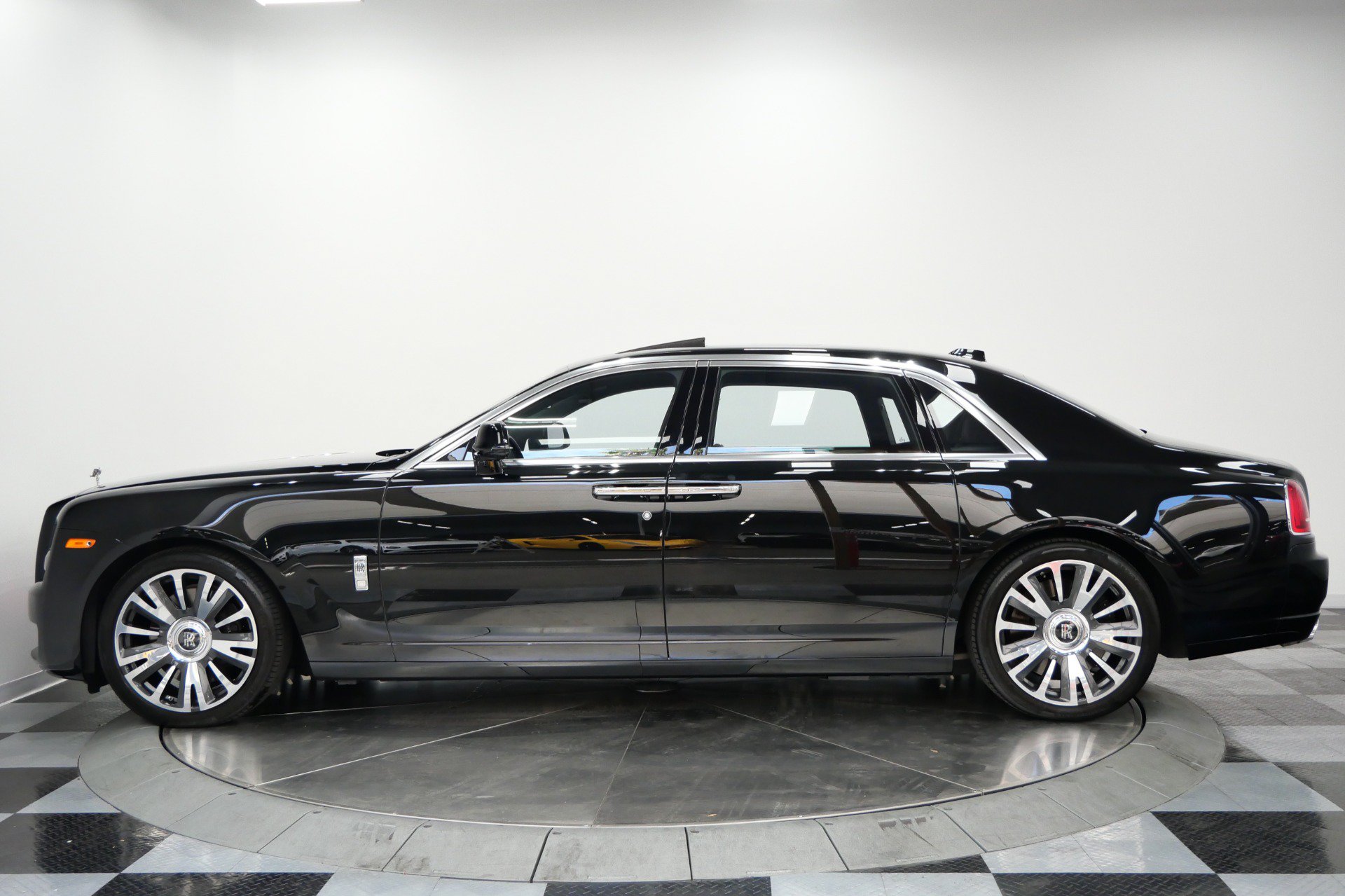 Used 2019 Rolls-Royce Ghost Extended Wheelbase RWD image 6