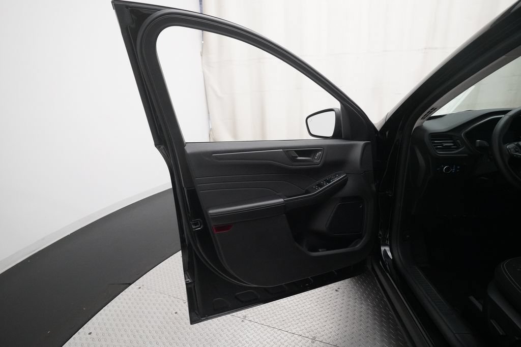 Used 2023 Ford Escape Active FWD image 28