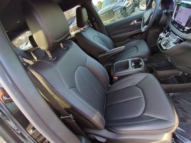 New 2026 Chrysler Pacifica Select FWD image 34
