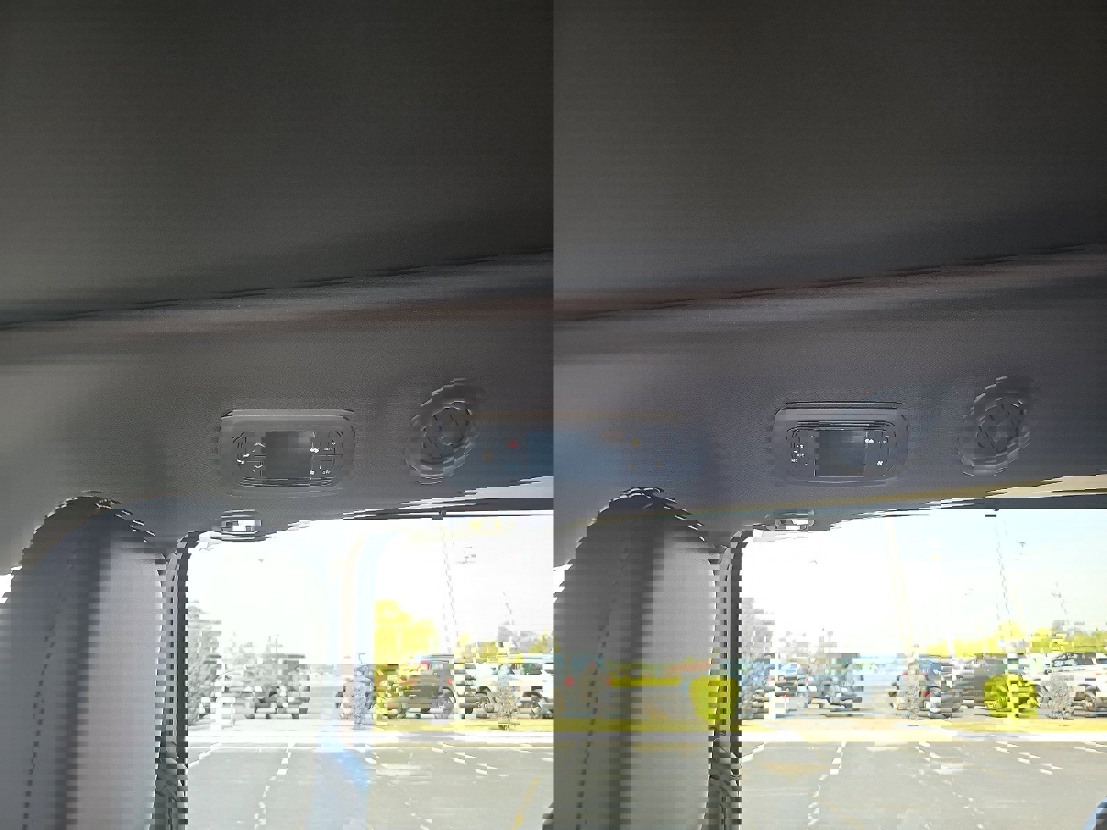 New 2026 Chrysler Pacifica Limited image 10