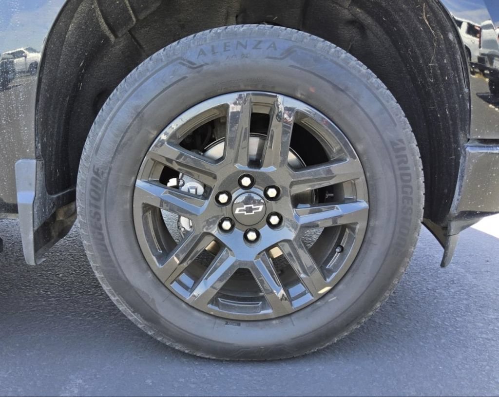 Used 2022 Chevrolet Silverado 1500 RST RWD image 2