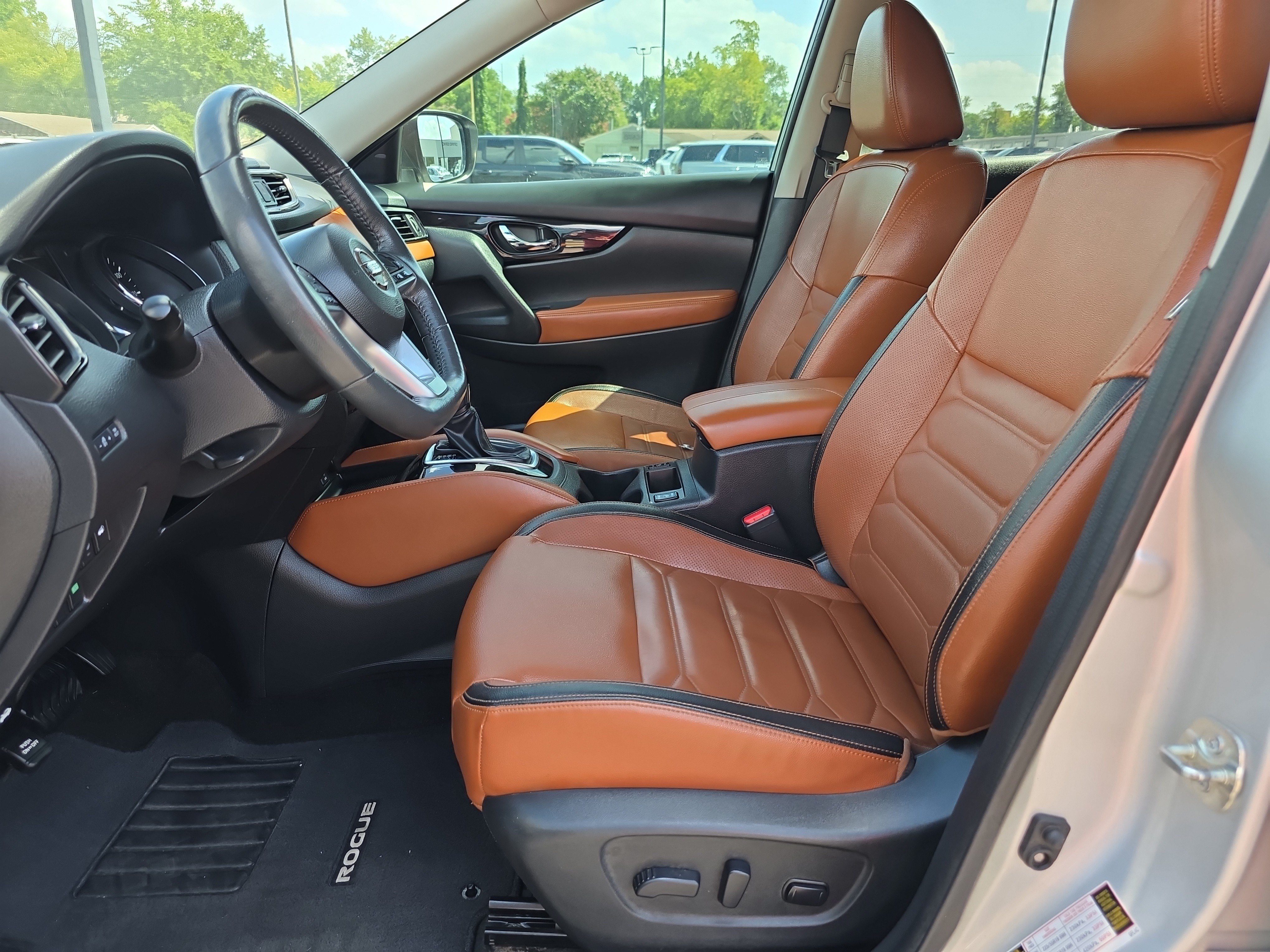 Used 2017 Nissan Rogue SL w/ SL Premium Package FWD image 10