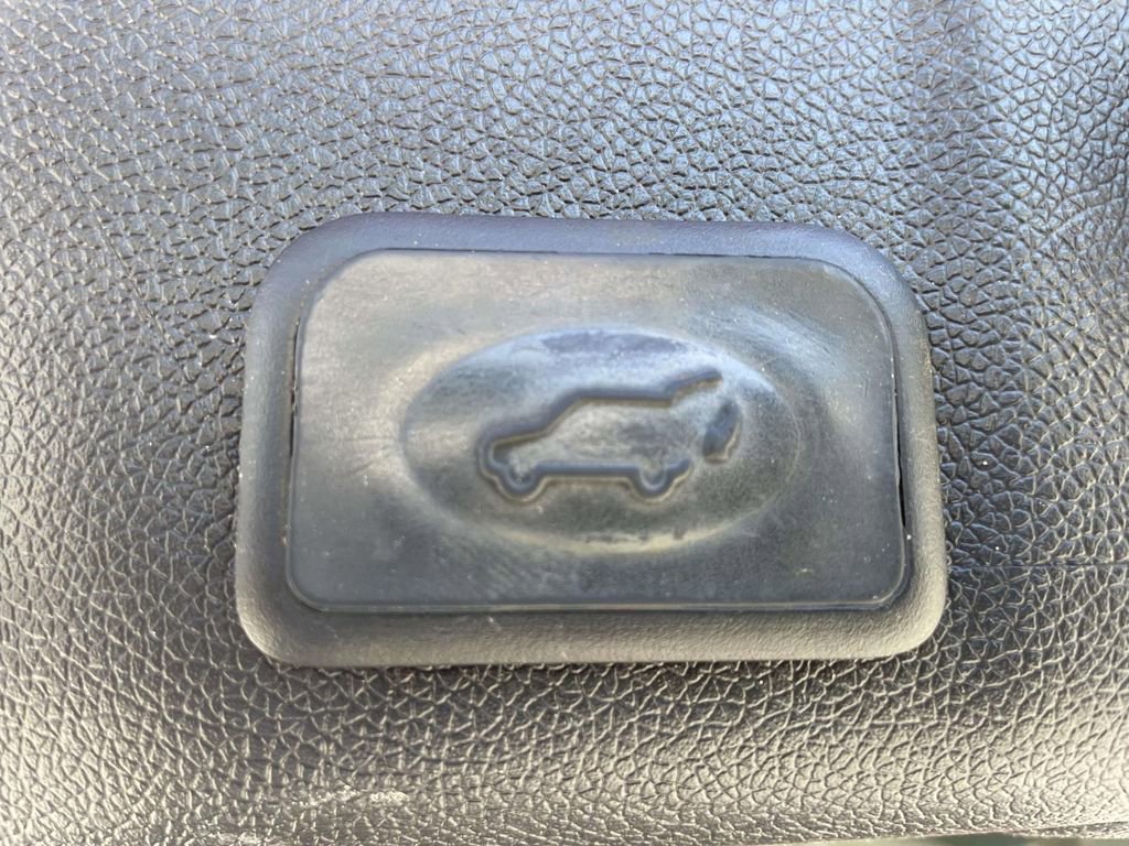 Used 2014 GMC Acadia SLE image 10