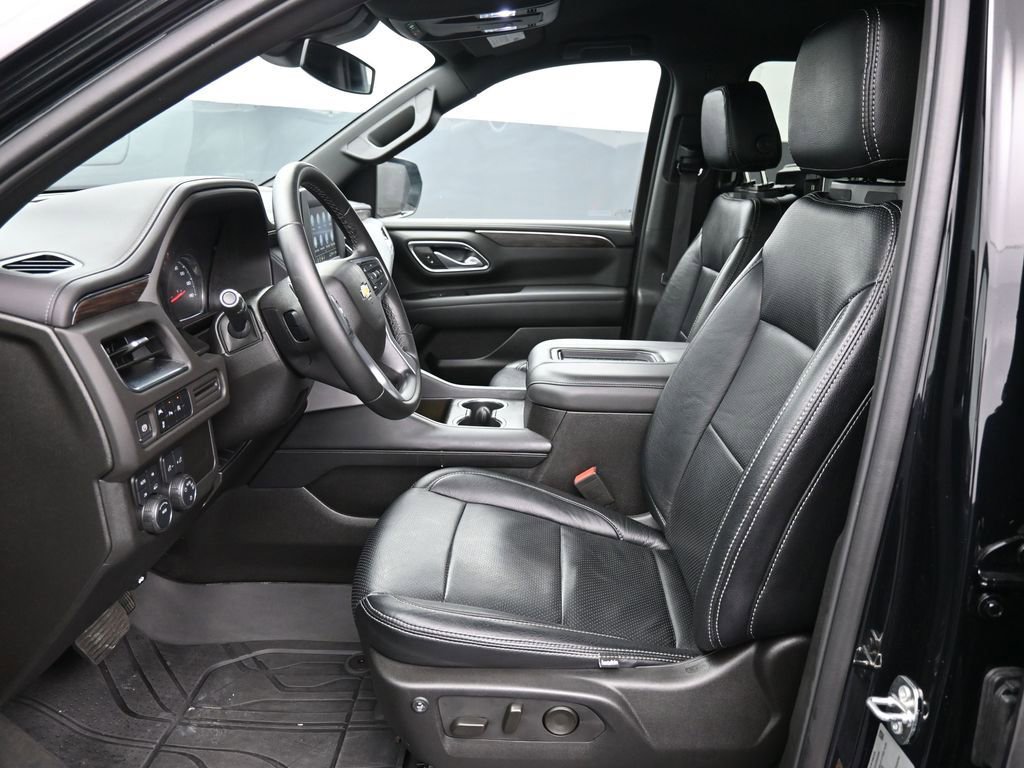 Used 2024 Chevrolet Suburban LS w/ Driver Alert Package AWD/4WD image 18