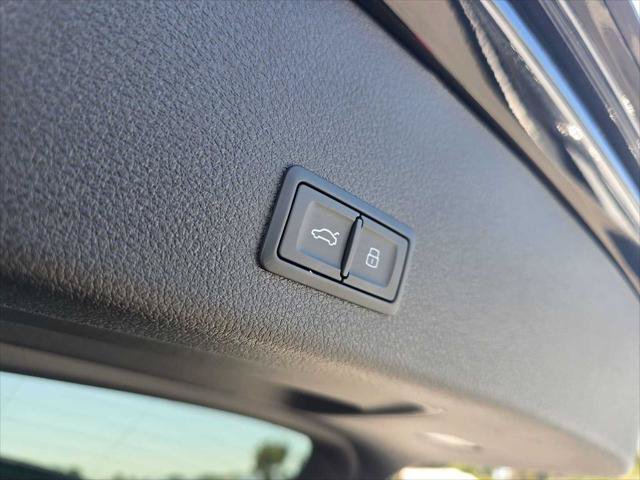 Used 2023 Audi e-tron S Prestige w/ Prestige Package AWD/4WD image 15