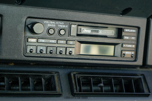 Used 1991 Jeep Wrangler Renegade AWD/4WD image 65