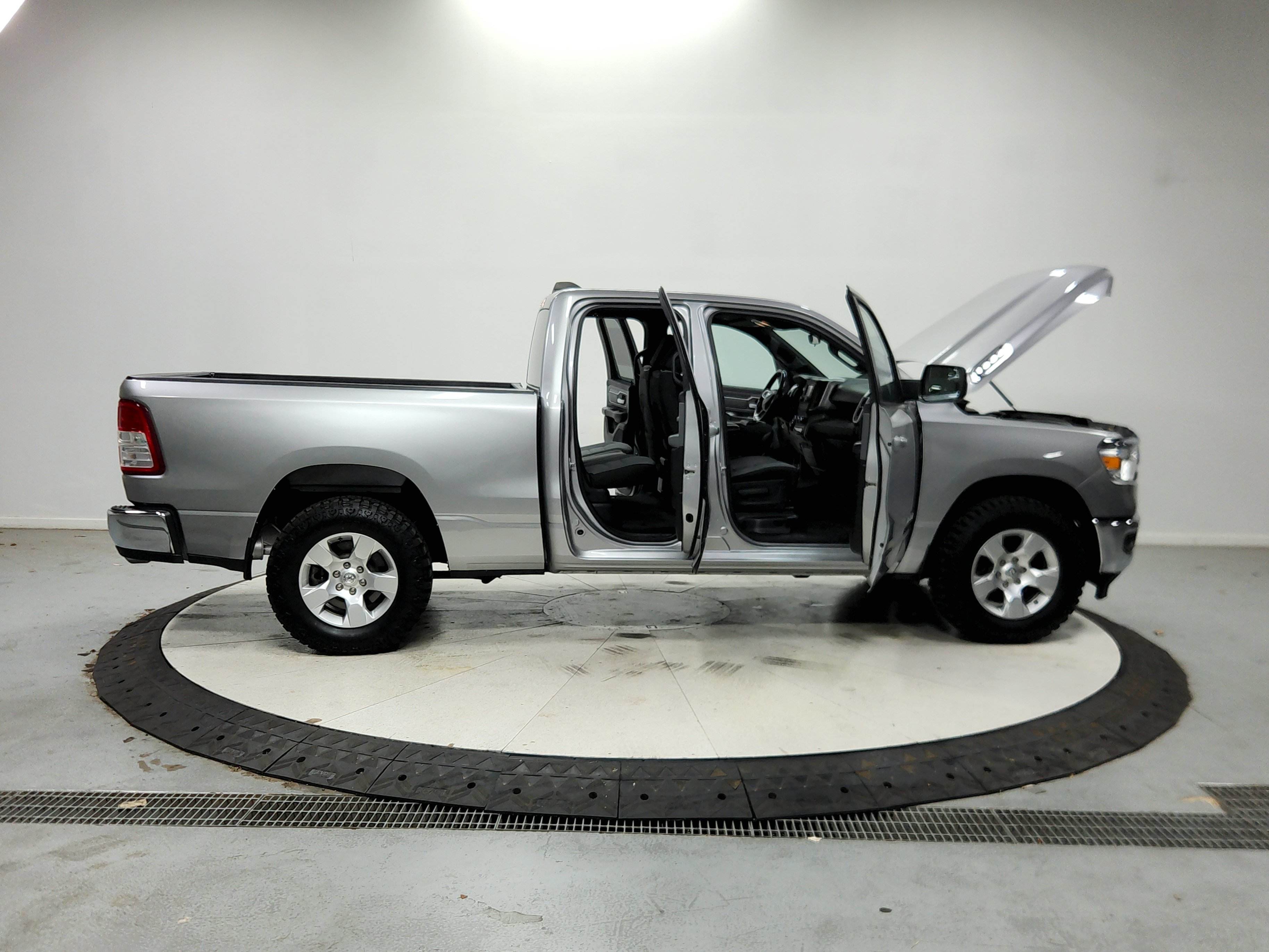 Used 2021 RAM 1500 Big Horn AWD/4WD image 17