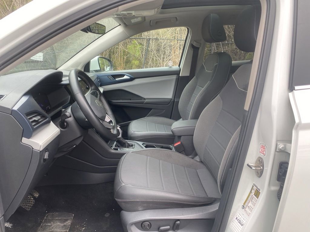 Used 2024 Volkswagen Taos SE image 13