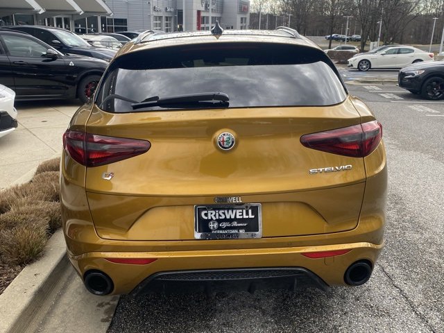 Used 2022 Alfa Romeo Stelvio Veloce image 6