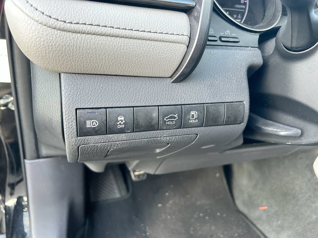 Used 2023 Toyota Camry SE FWD image 14