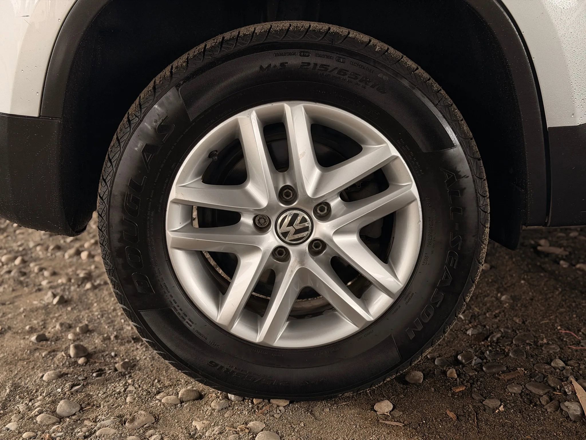 Used 2011 Volkswagen Tiguan S image 56