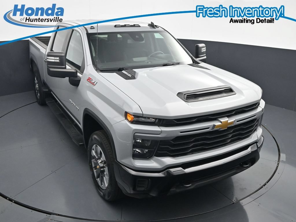 Used 2024 Chevrolet Silverado 2500 Custom w/ Custom Value Package AWD/4WD image 18