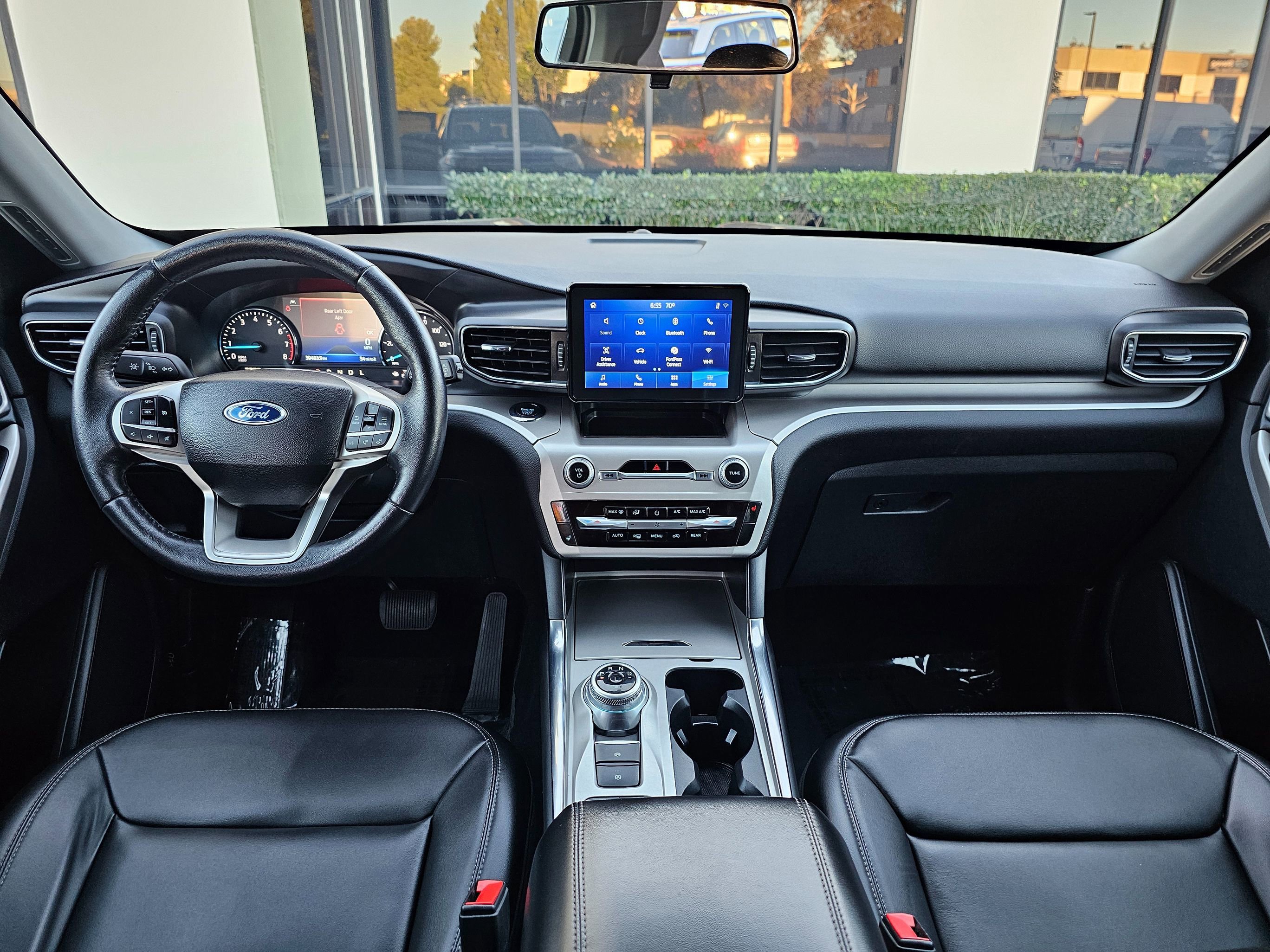Used 2022 Ford Explorer XLT w/ Equipment Group 202A RWD image 23