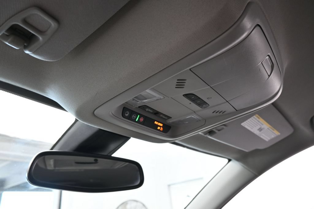 Used 2023 GMC Acadia SLT w/ Technology Package FWD image 35