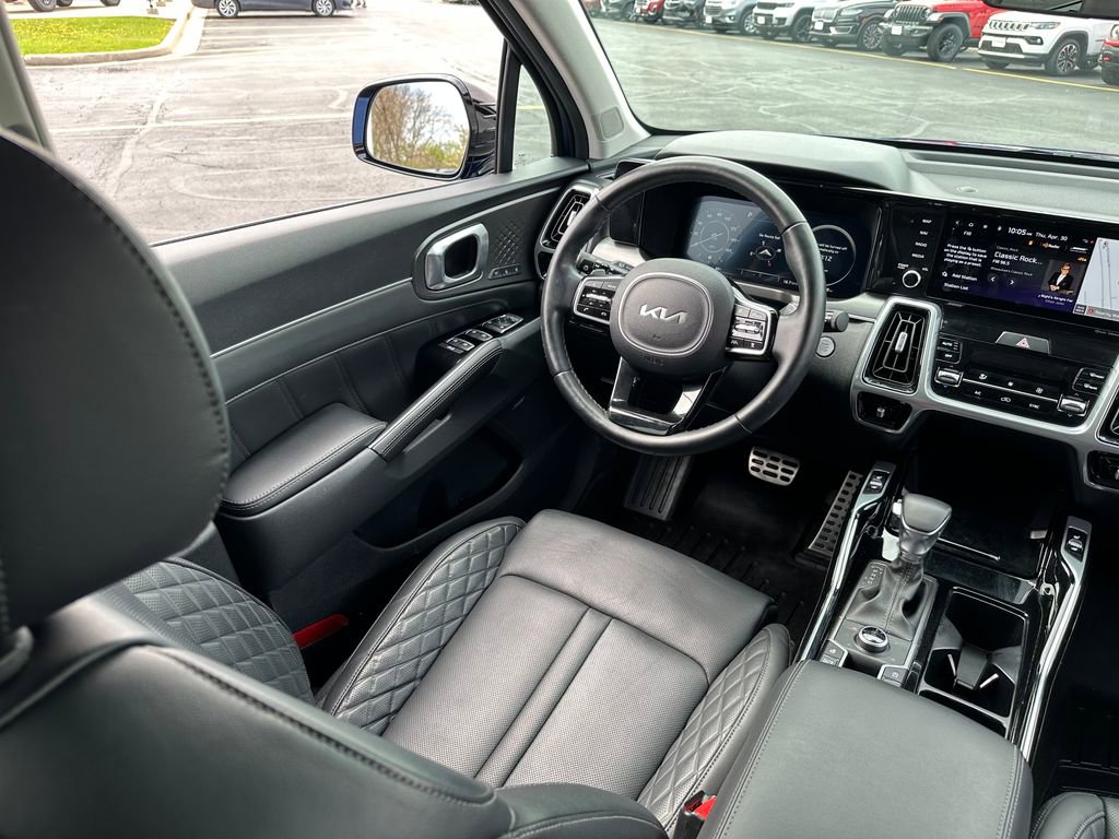 Used 2023 Kia Sorento SX AWD/4WD image 16