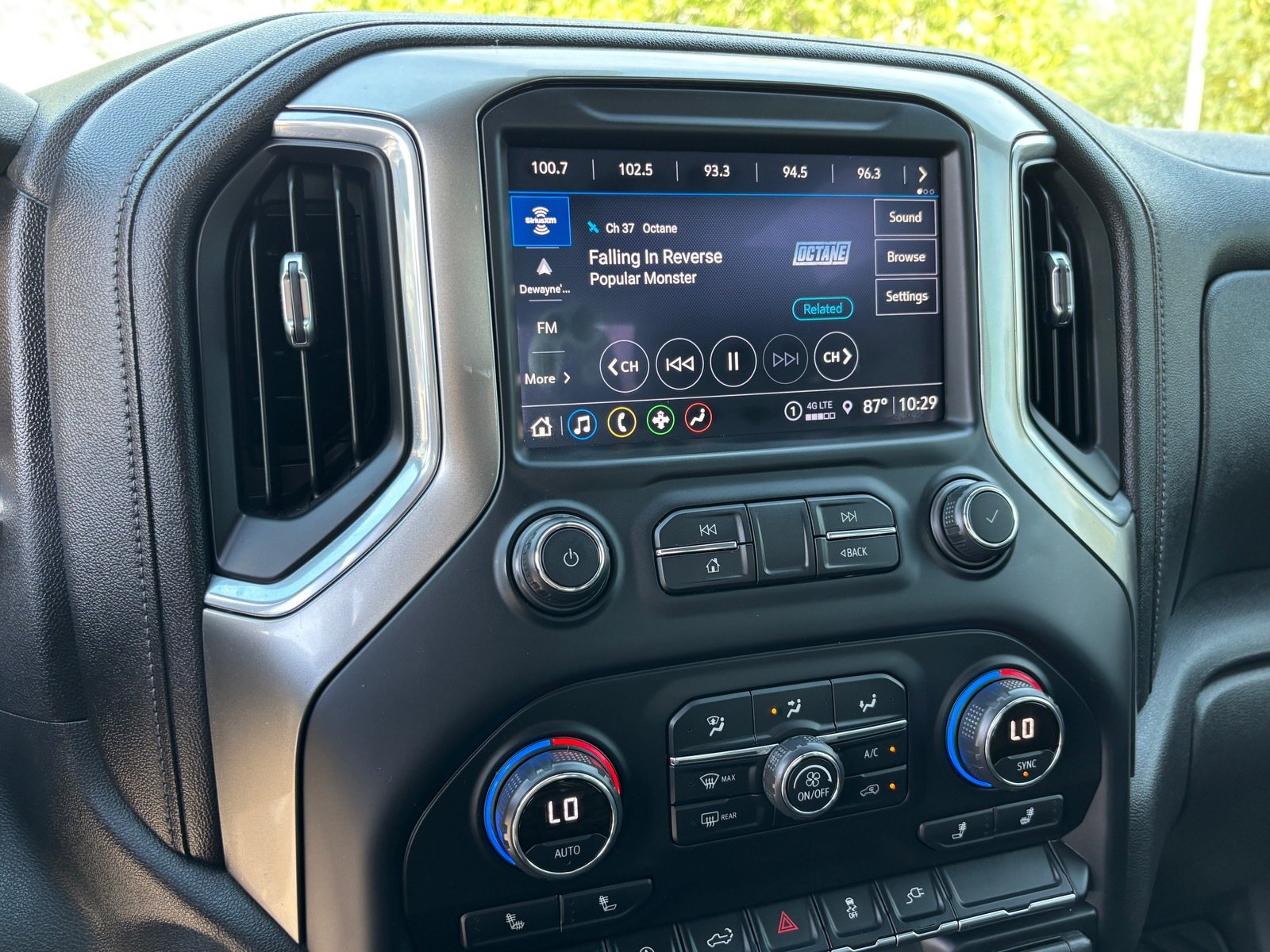 Used 2021 Chevrolet Silverado 1500 LT w/ Convenience Package II AWD/4WD image 14