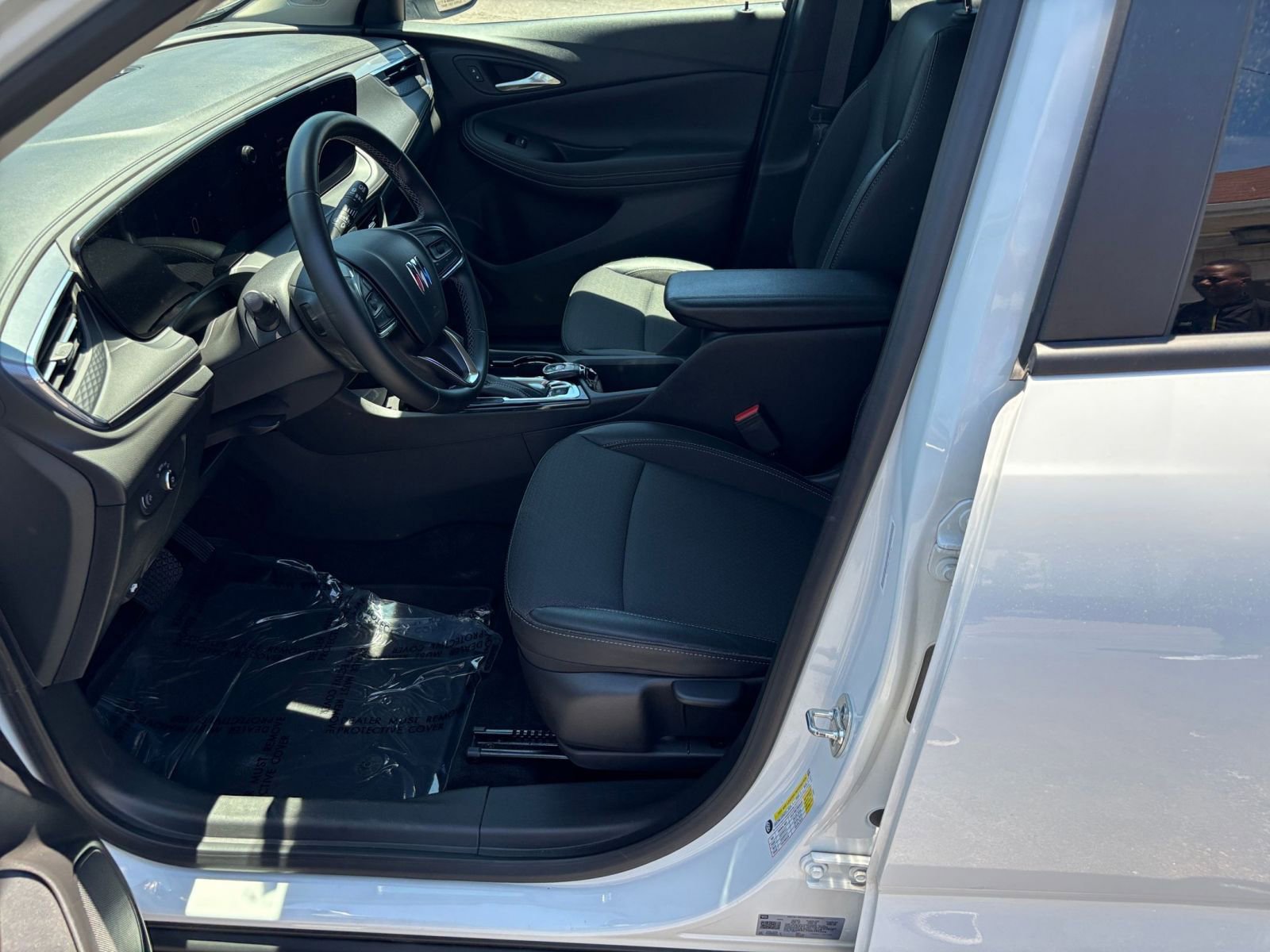 Used 2025 Buick Encore GX Preferred FWD image 25