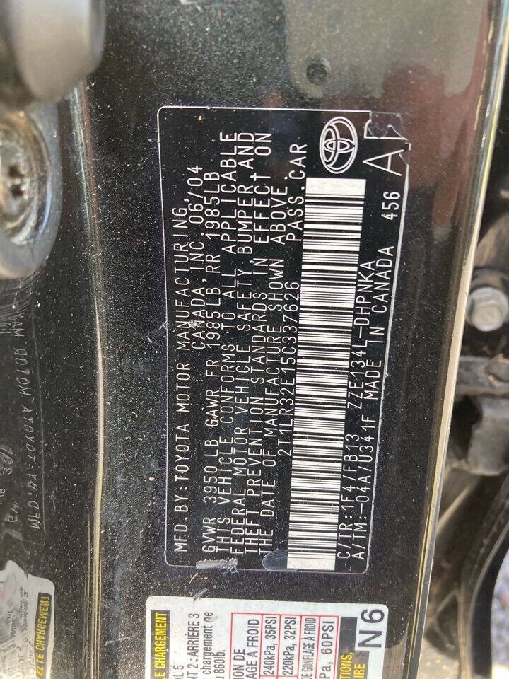 Used 2005 Toyota Matrix XR AWD/4WD image 14