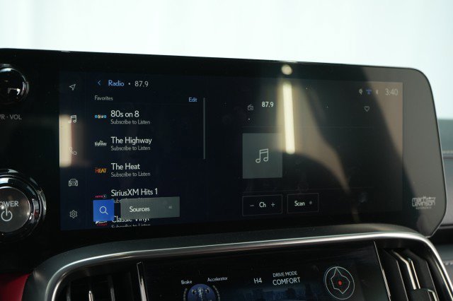 Used 2025 Lexus LX 700h F Sport image 45