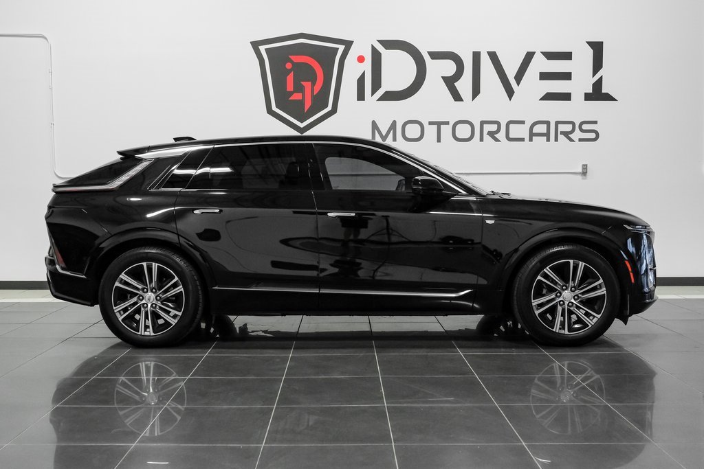 Used 2024 Cadillac Lyriq Luxury image 11