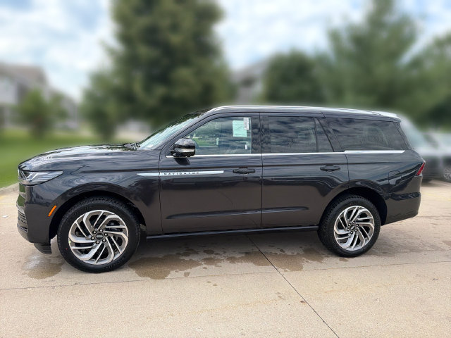 New 2026 Lincoln Navigator Reserve AWD/4WD image 10