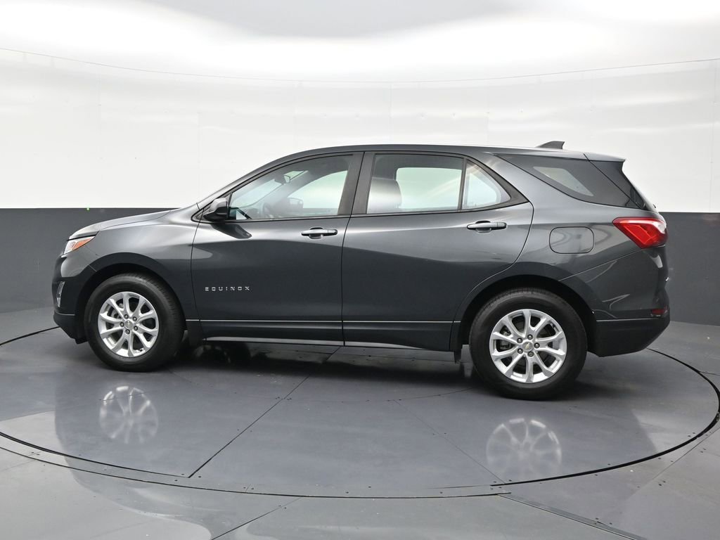 Used 2021 Chevrolet Equinox LS image 2