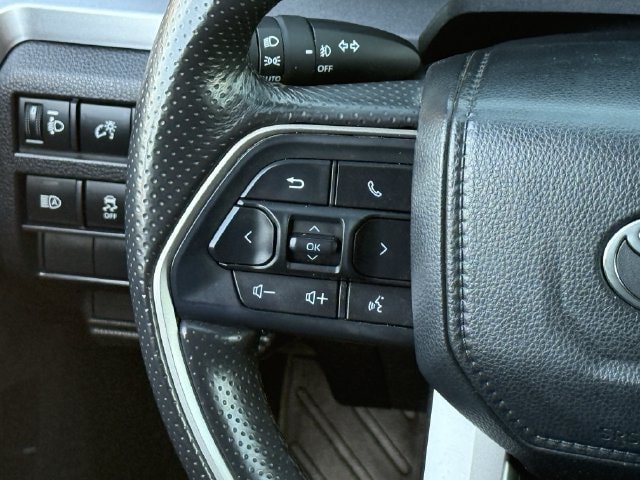 Used 2025 Toyota 4Runner SR5 AWD/4WD image 13